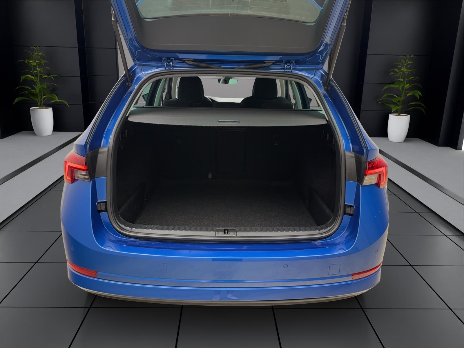 Skoda Octavia Combi 2.0 TDI DSG First Edition Navi LED Sitzhzg FrontAssist