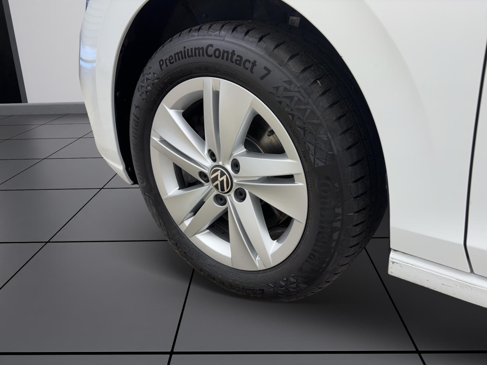 Volkswagen Golf Variant 8 2.0 TDI DSG Life AHK PDC Kamera LED Navi AppConnect