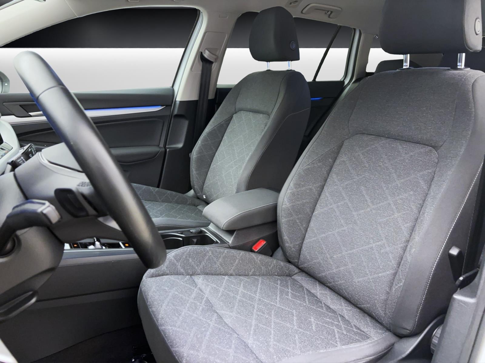Volkswagen Golf Variant 2.0 TDI DSG LIFE NAVI ACC KAMERA LED