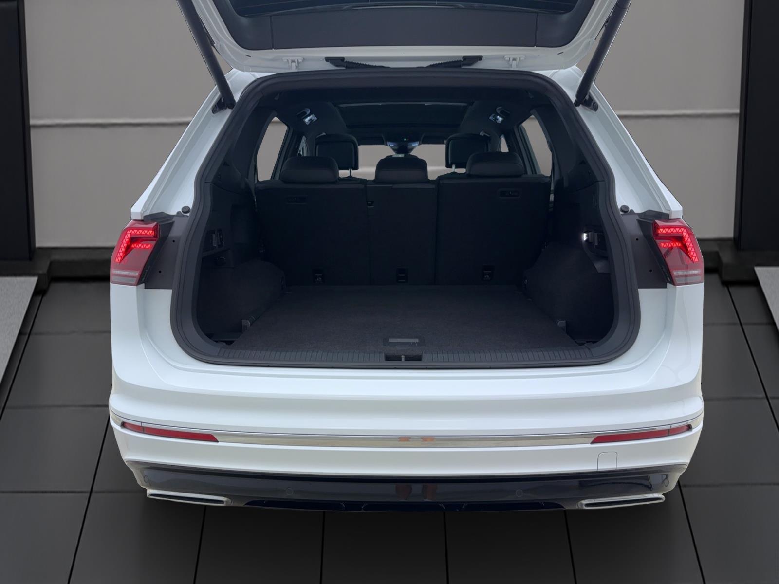 Volkswagen Tiguan Allspace 2.0 TDI DSG Highline 4Motion R-LineStandhzg Pano AHK ACC DCC AreaView