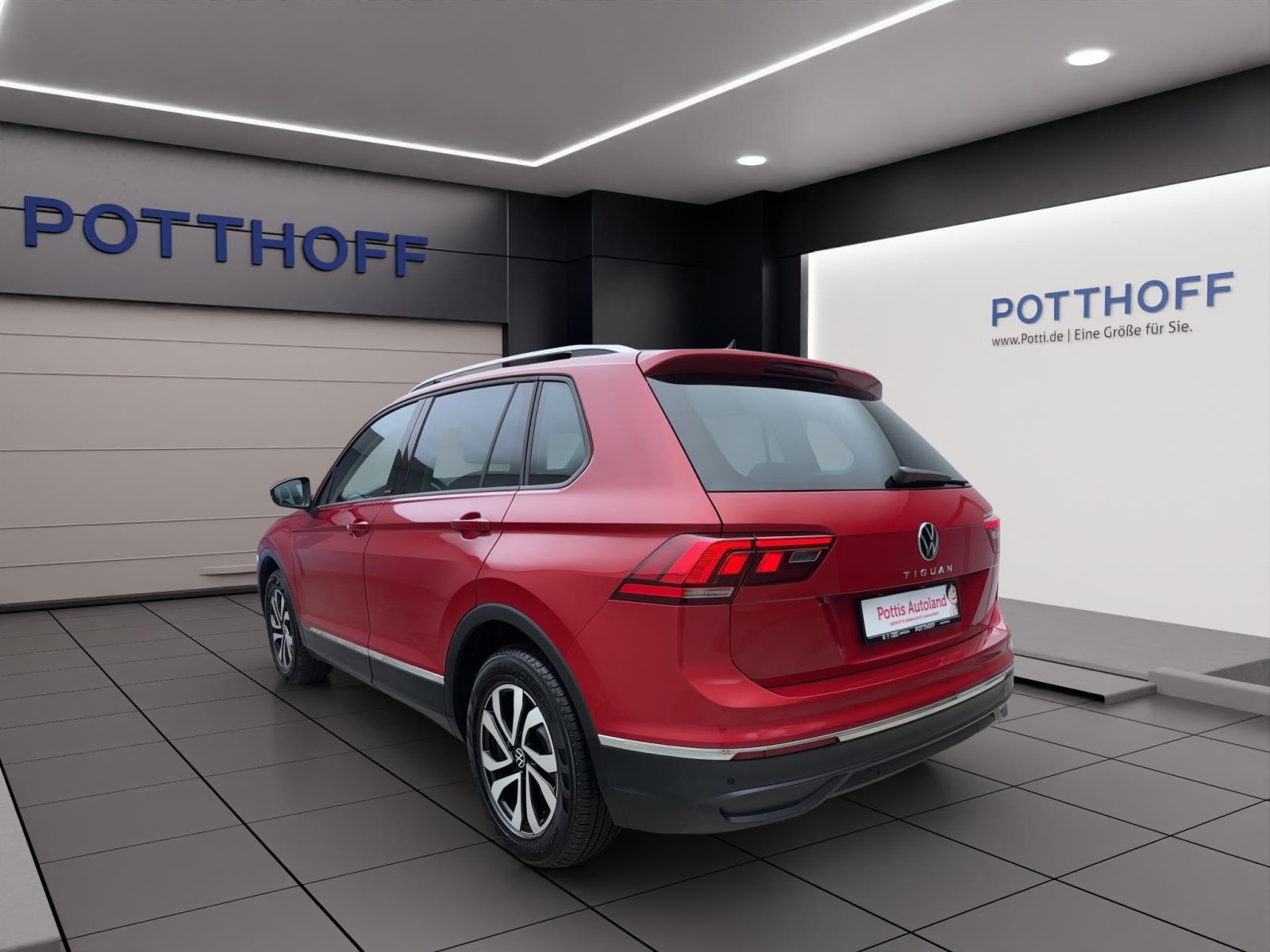 Volkswagen Tiguan 1.5 TSI DSG ActiveMatrix IQ.Drive Navi ACC Sitzhzg