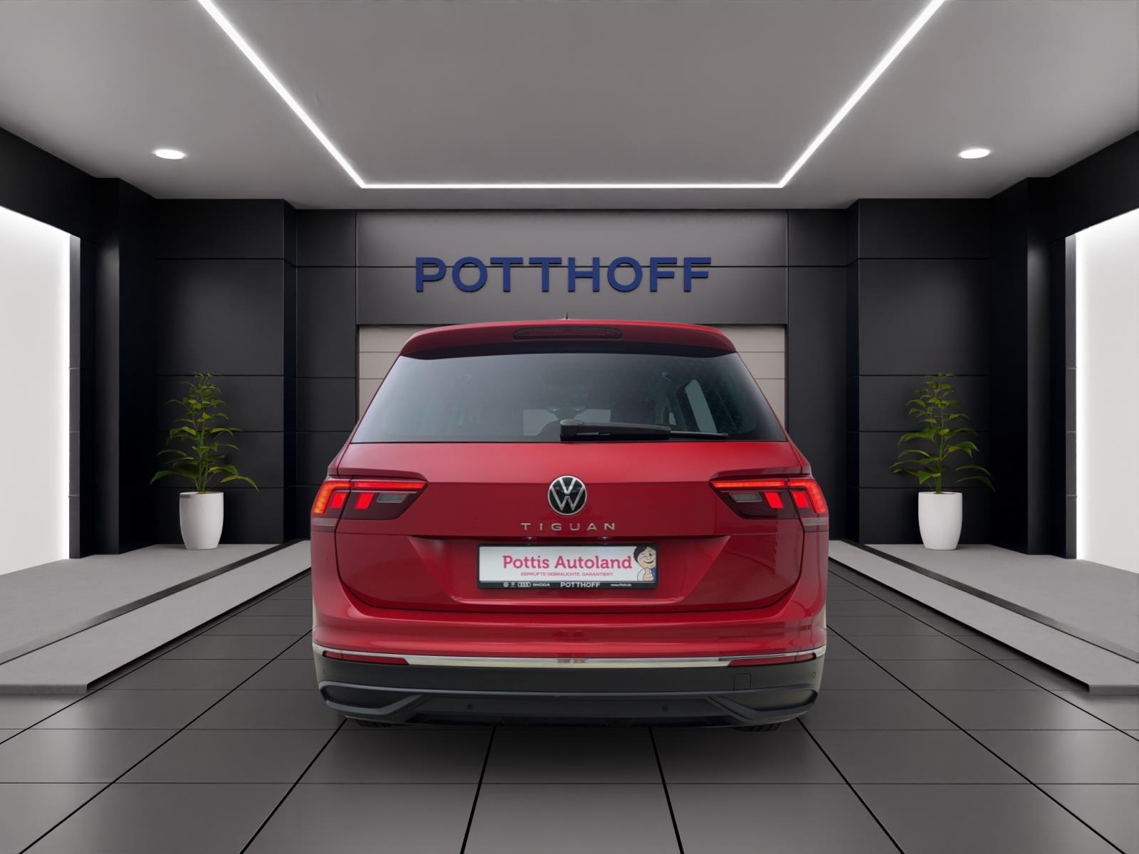 Volkswagen Tiguan 1.5 TSI DSG ActiveMatrix IQ.Drive Navi ACC Sitzhzg