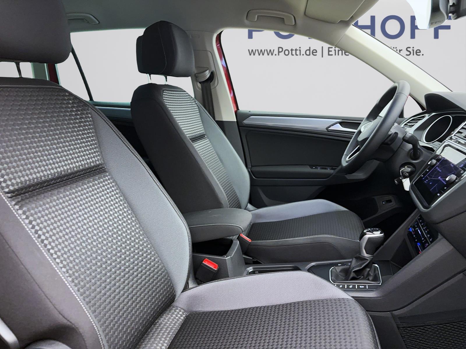 Volkswagen Tiguan 1.5 TSI DSG ActiveMatrix IQ.Drive Navi ACC Sitzhzg