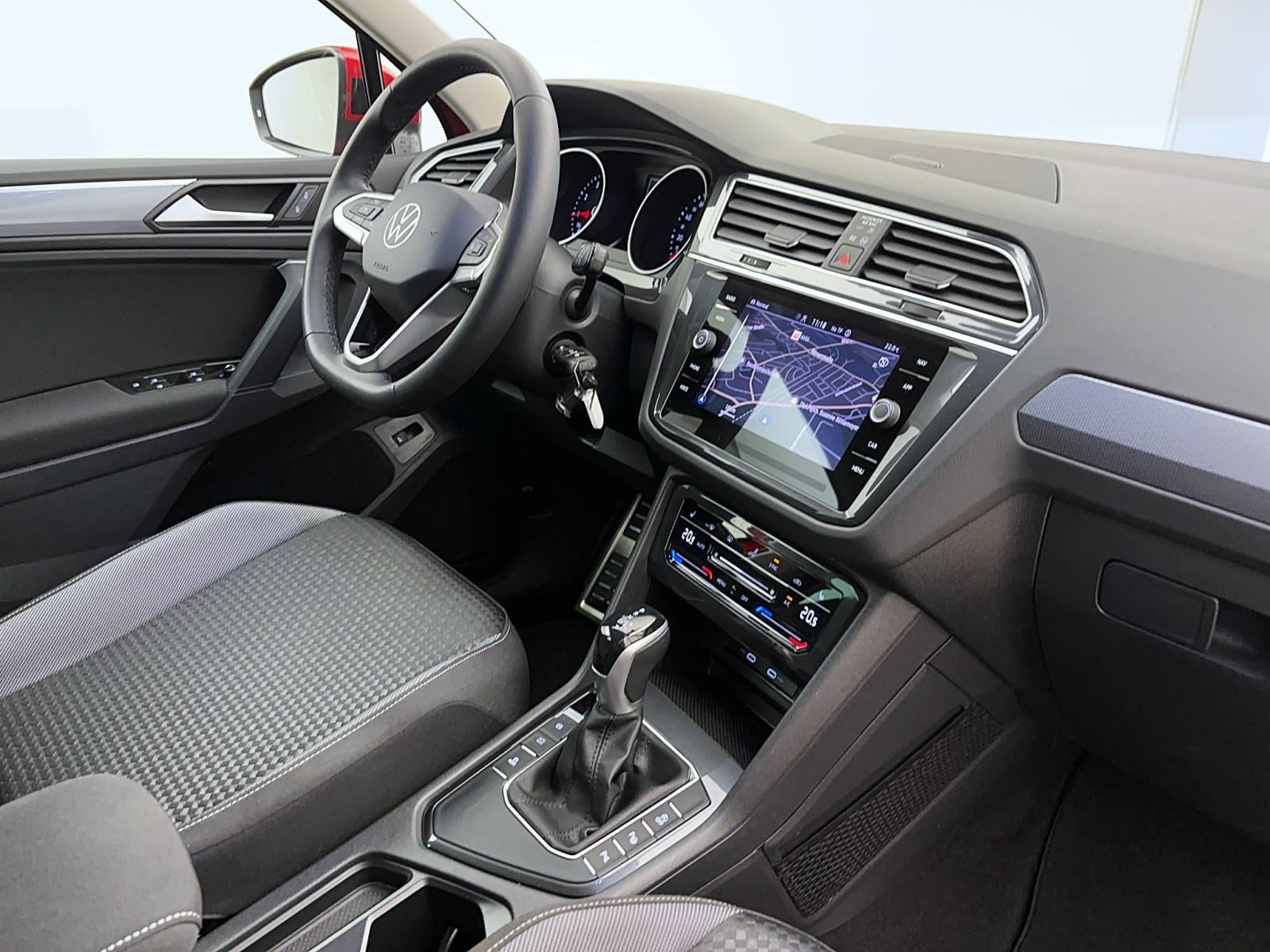 Volkswagen Tiguan 1.5 TSI DSG ActiveMatrix IQ.Drive Navi ACC Sitzhzg