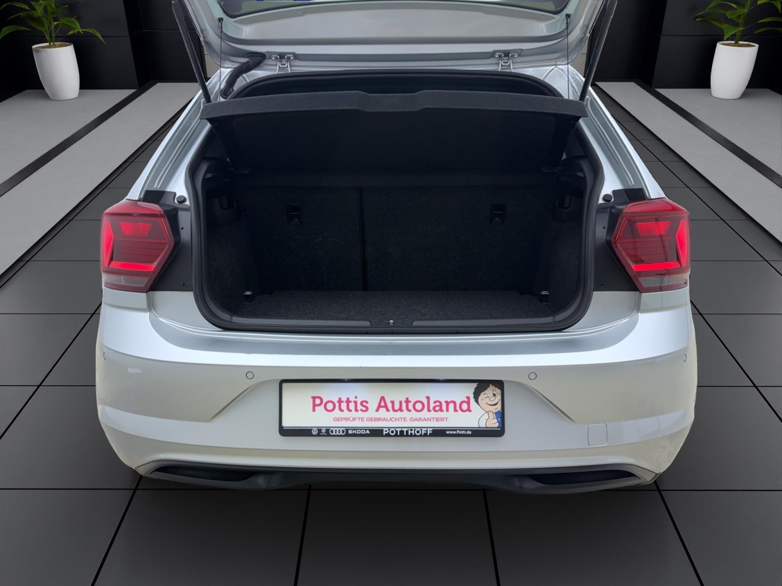 Volkswagen Polo 1.0 TSI DSG United Navi ACC Stizhzg FrontAssist