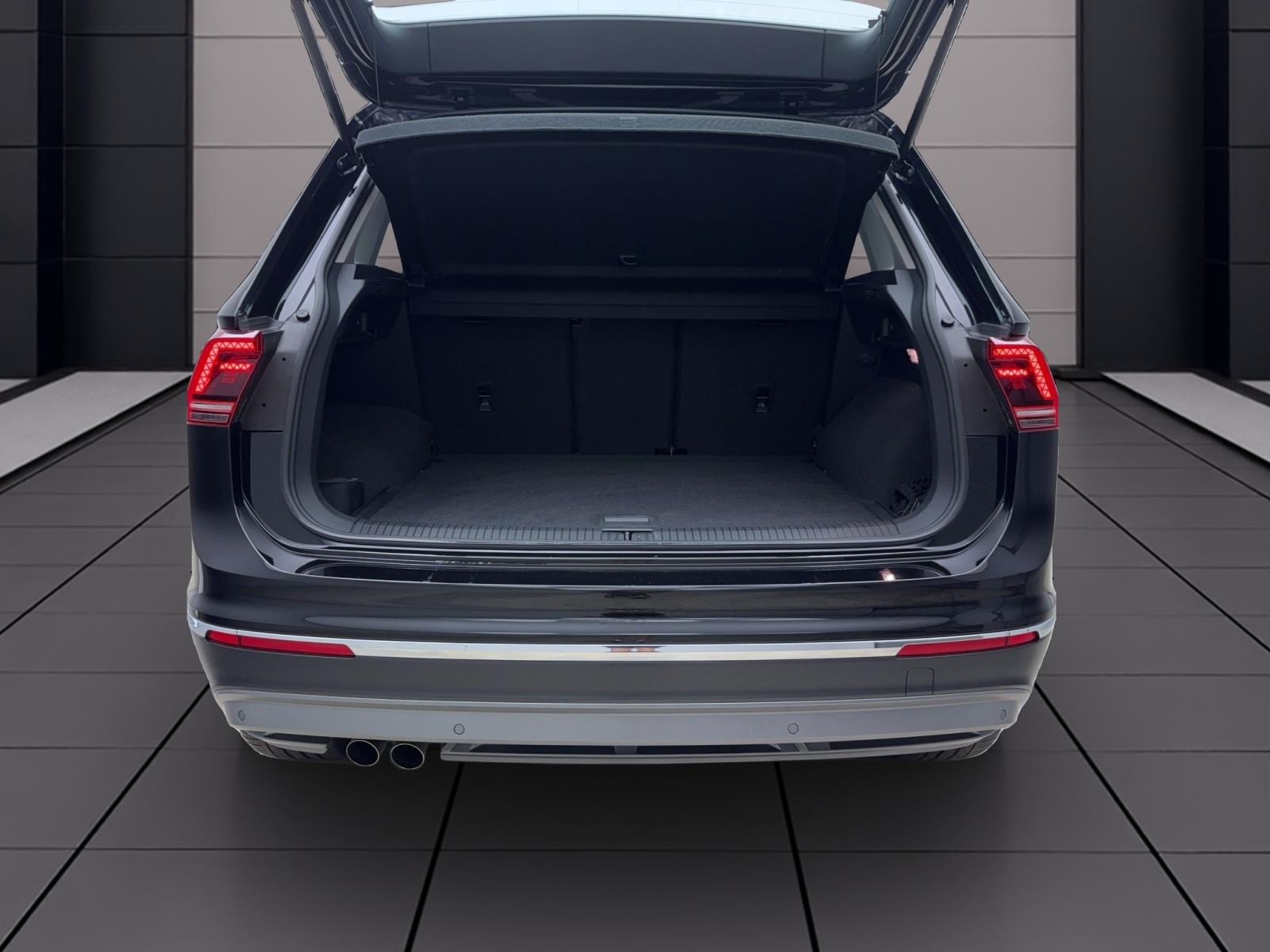 Volkswagen Tiguan 2.0 TDI DSG Highline 4MotionRearView LED ACC LightAssist
