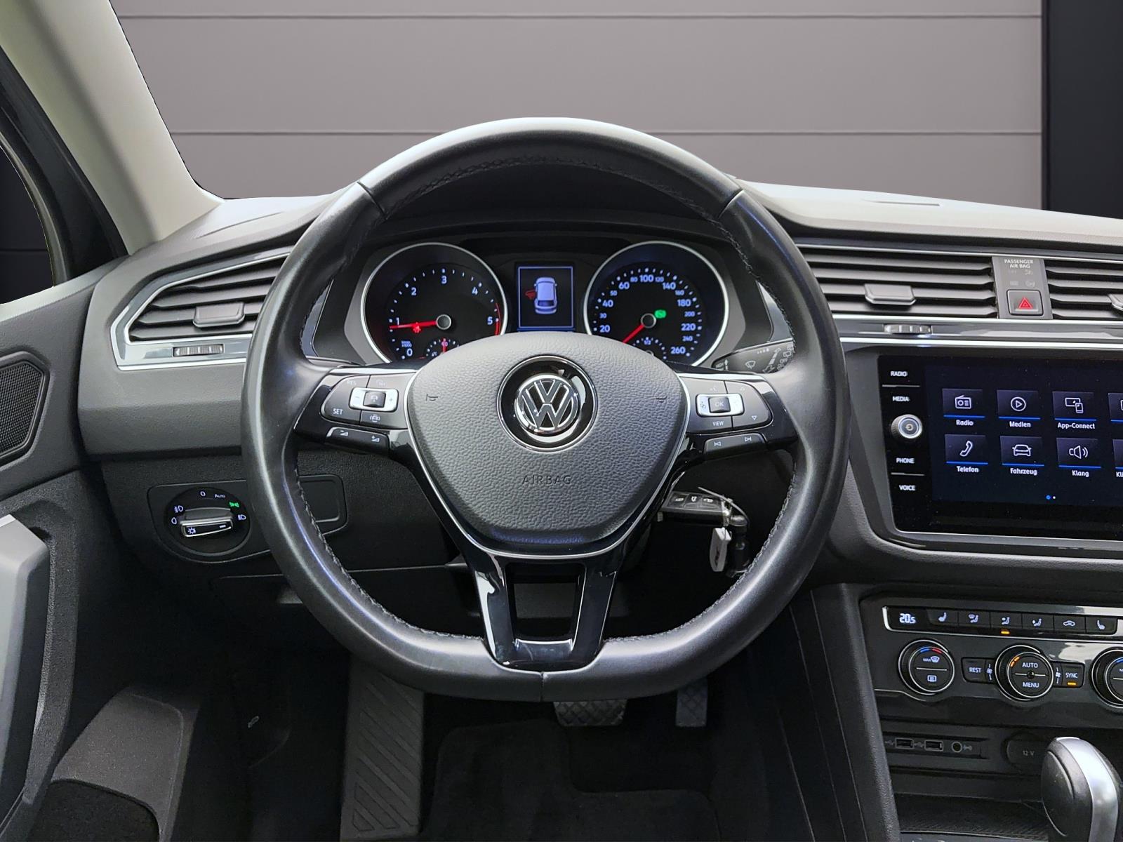 Volkswagen Tiguan 2.0 TDI DSG Highline 4MotionRearView LED ACC LightAssist