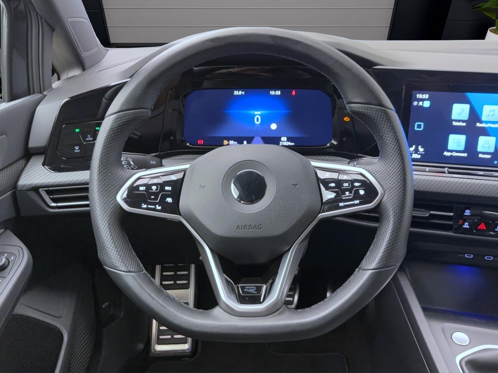 Volkswagen Golf 8 1.5 TSI R-Line Navi LED ACC Sitzhzg App-Connect