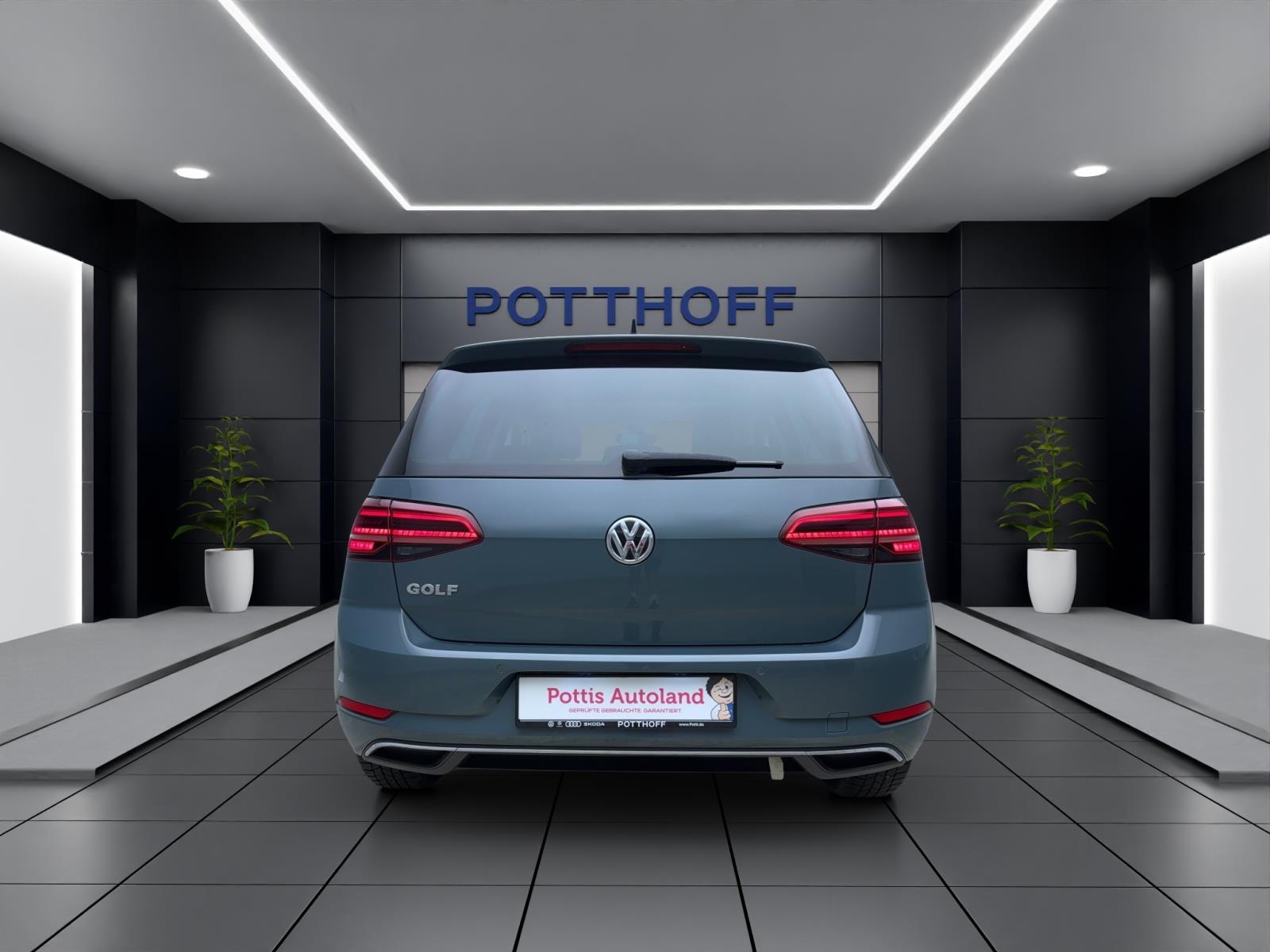 Volkswagen Golf 1.0 TSI IQ.DRIVE PANO NAVI BLINDSPOT SITZHZG