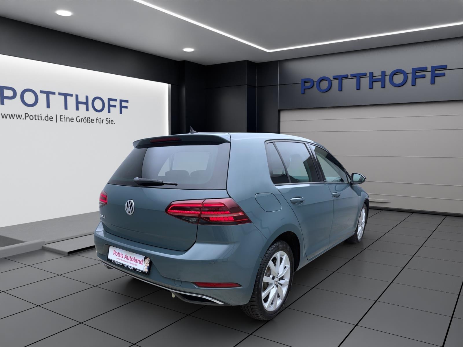 Volkswagen Golf 1.0 TSI IQ.DRIVE PANO NAVI BLINDSPOT SITZHZG