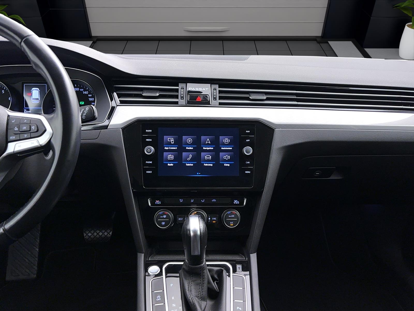 Volkswagen Passat Variant 1.5 TSI DSG BUSINESS AHK NAVI ACC LED