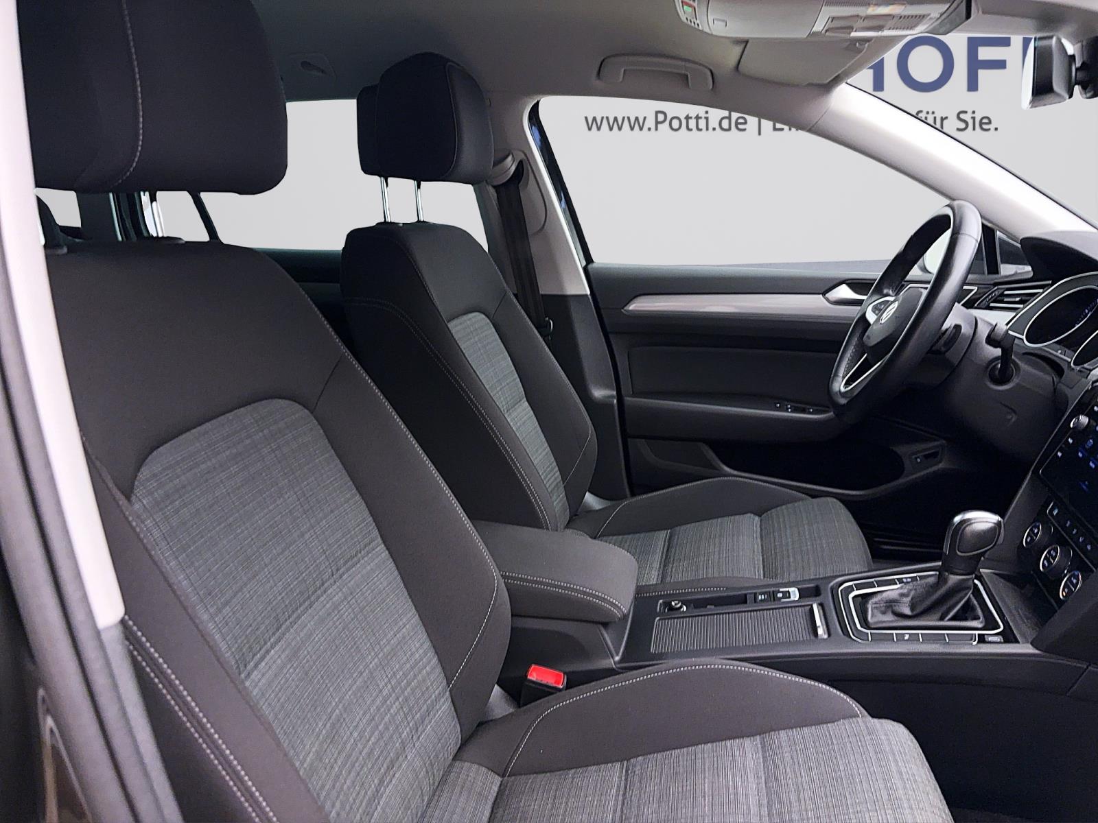 Volkswagen Passat Variant 1.5 TSI DSG BUSINESS AHK NAVI ACC LED