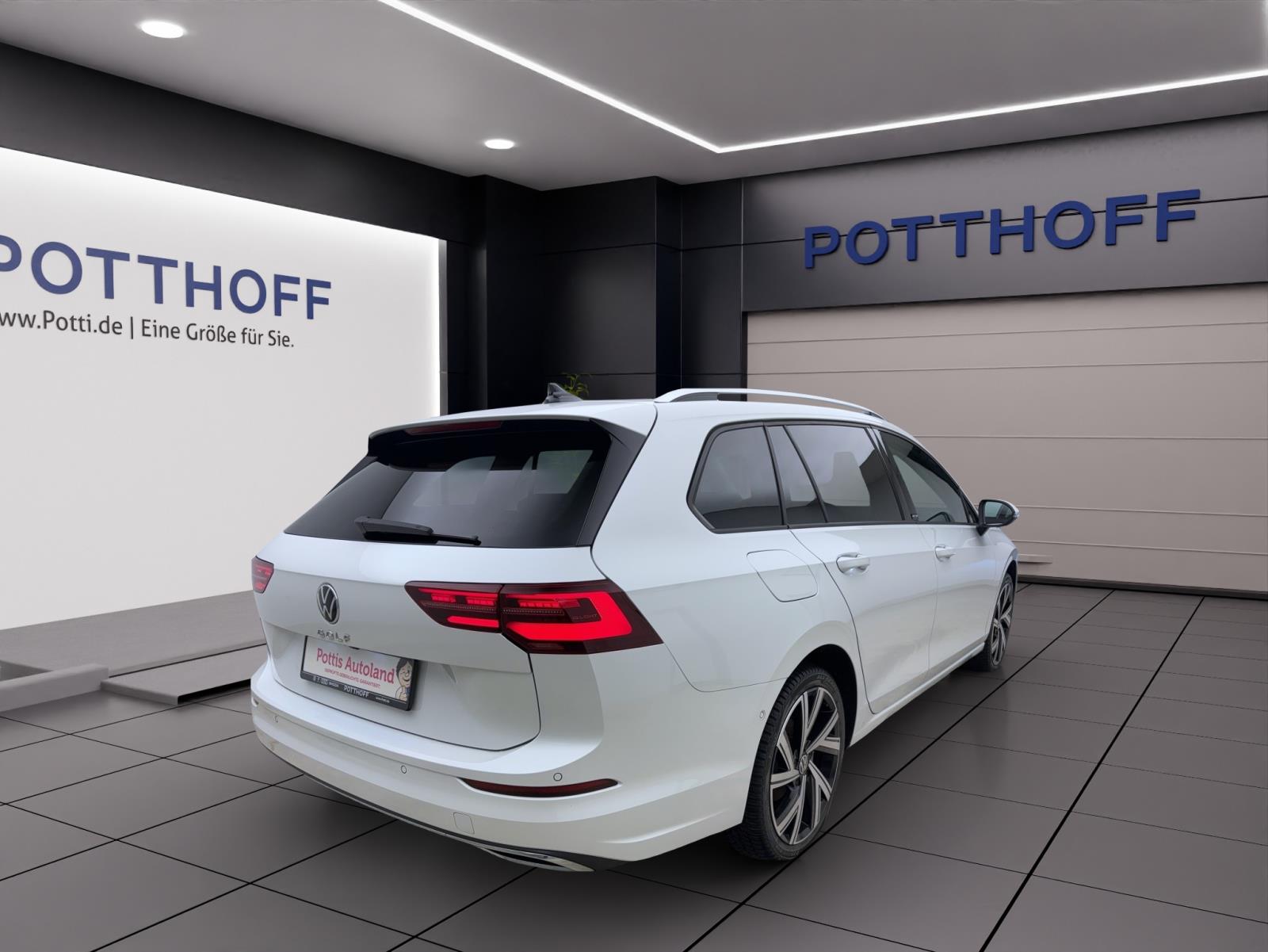 Volkswagen Golf Variant 8 1.5 TSI ActiveStandhzg IQ.Light AHK Navi RearView