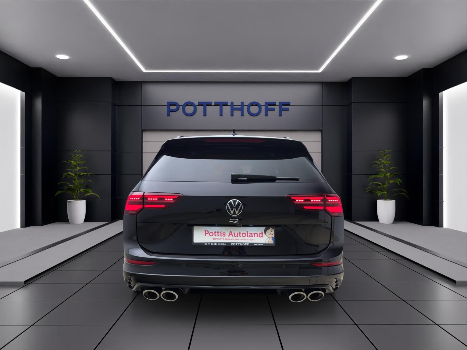 Volkswagen Golf Variant 8 2.0 TSI DSG R Black Style 4Motion ACC ParkAssist Kamera IQ.Light Sitzhzg