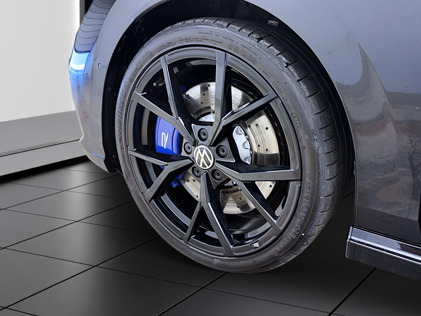 Volkswagen Golf Variant 8 2.0 TSI DSG R Black Style 4Motion ACC ParkAssist Kamera IQ.Light Sitzhzg