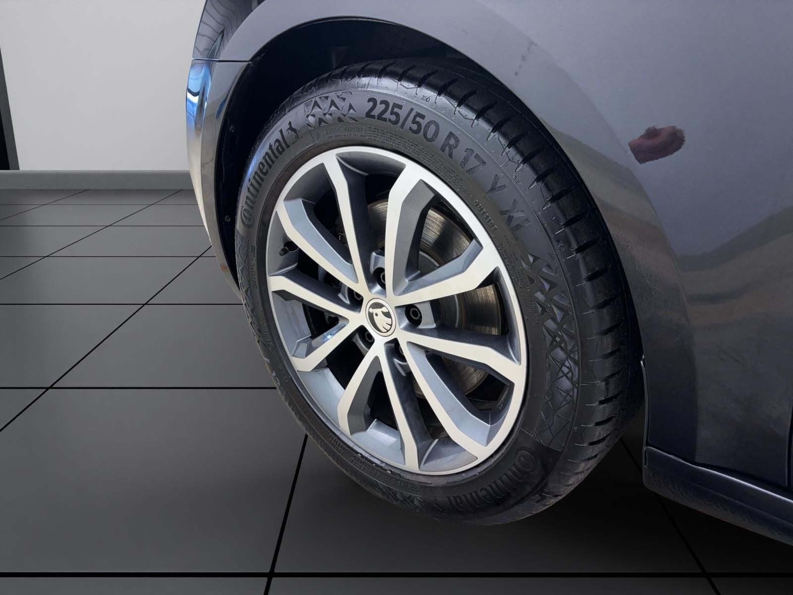 Skoda Octavia Combi 1.5 TSI DSG SoleilStandhzg Navi LED ACC TravelAssist