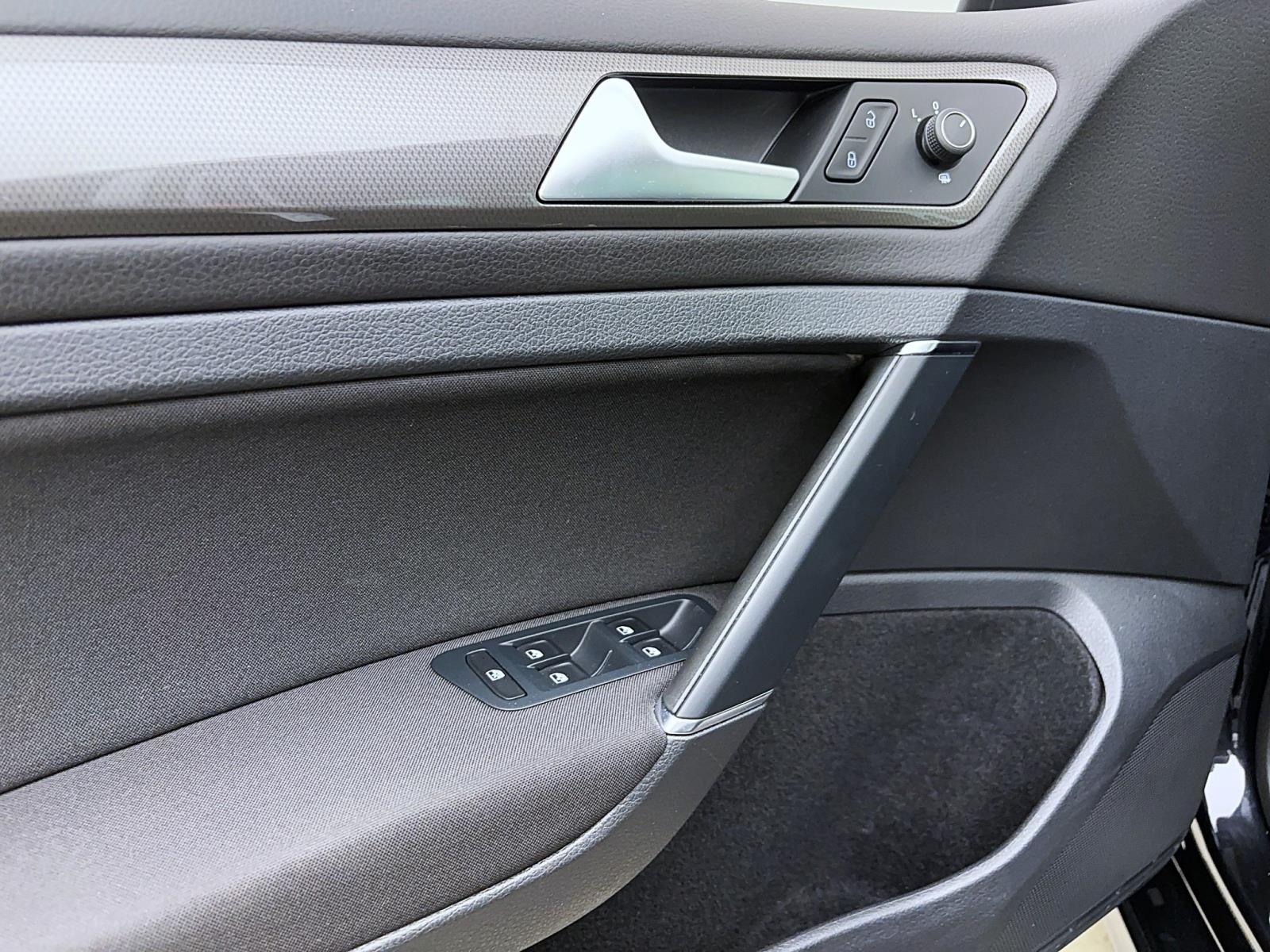 Volkswagen Golf Variant 7 VII 1.0 TSI Comfortline RearView BlindSpot LED LaneAssist Sitzhzg