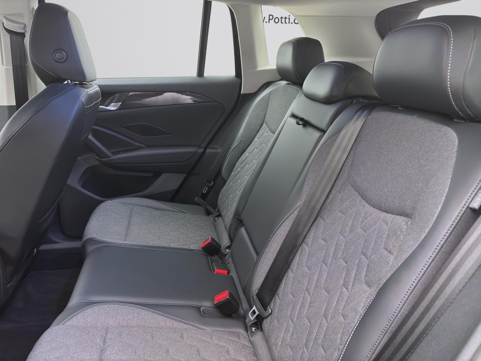Bild 13: Volkswagen Tiguan 1.5 eTSI DSG LIFE AHK KAMERA ACC SITZHZG