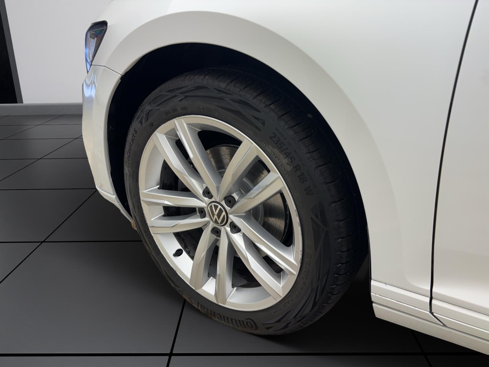 Volkswagen Passat Variant 2.0 TDI DSG BUSINESS AHK NAVI KAMERA LED