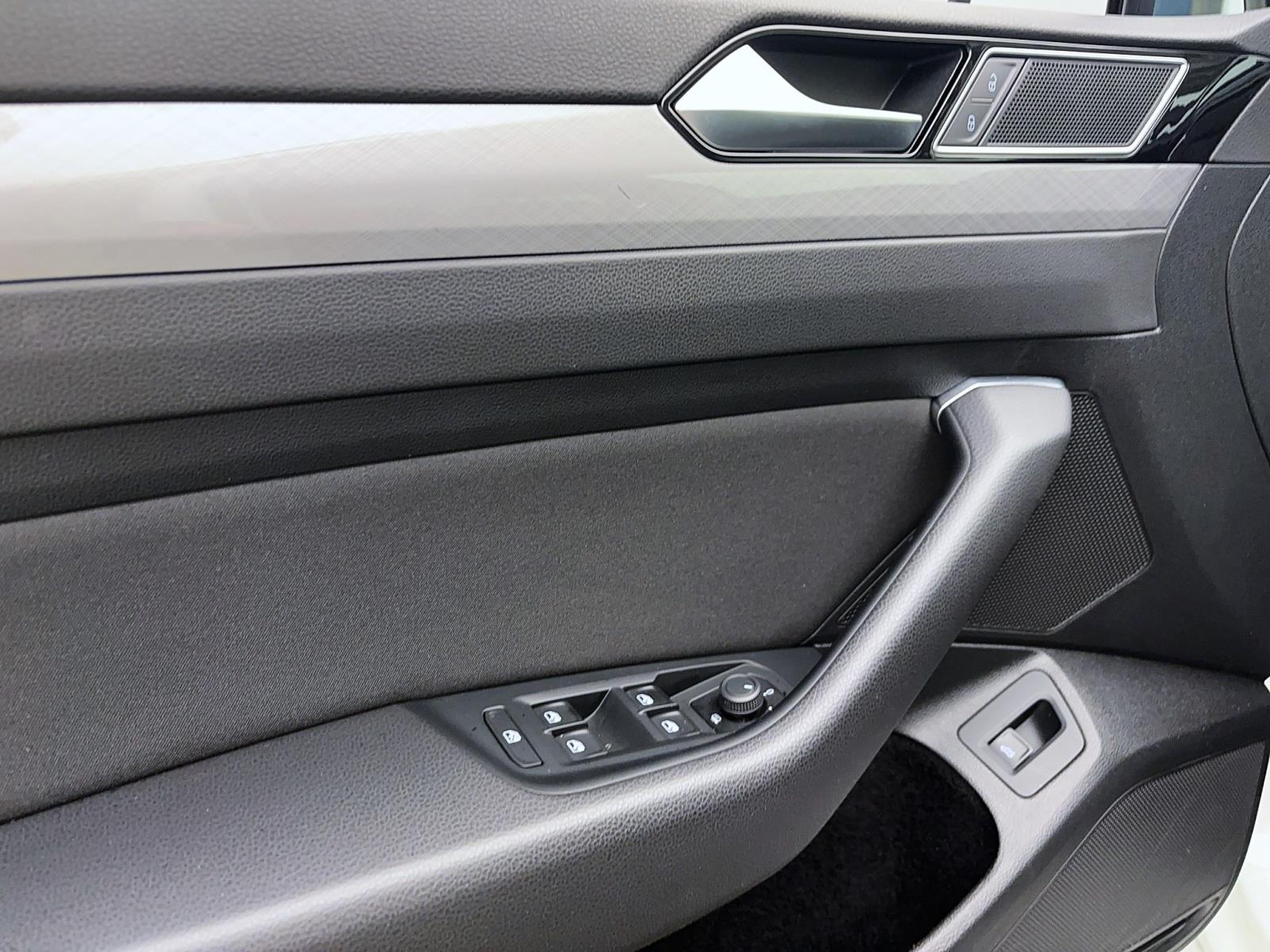 Volkswagen Passat Variant 2.0 TDI DSG BUSINESS AHK NAVI KAMERA LED