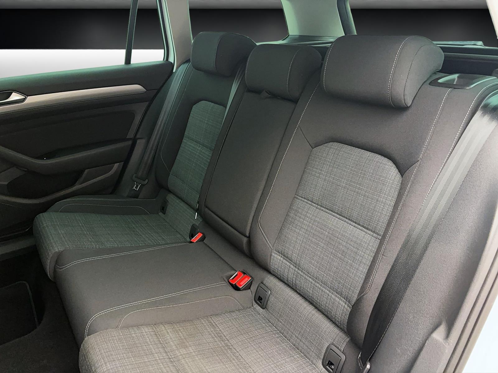 Volkswagen Passat Variant 2.0 TDI DSG BUSINESS AHK NAVI KAMERA LED