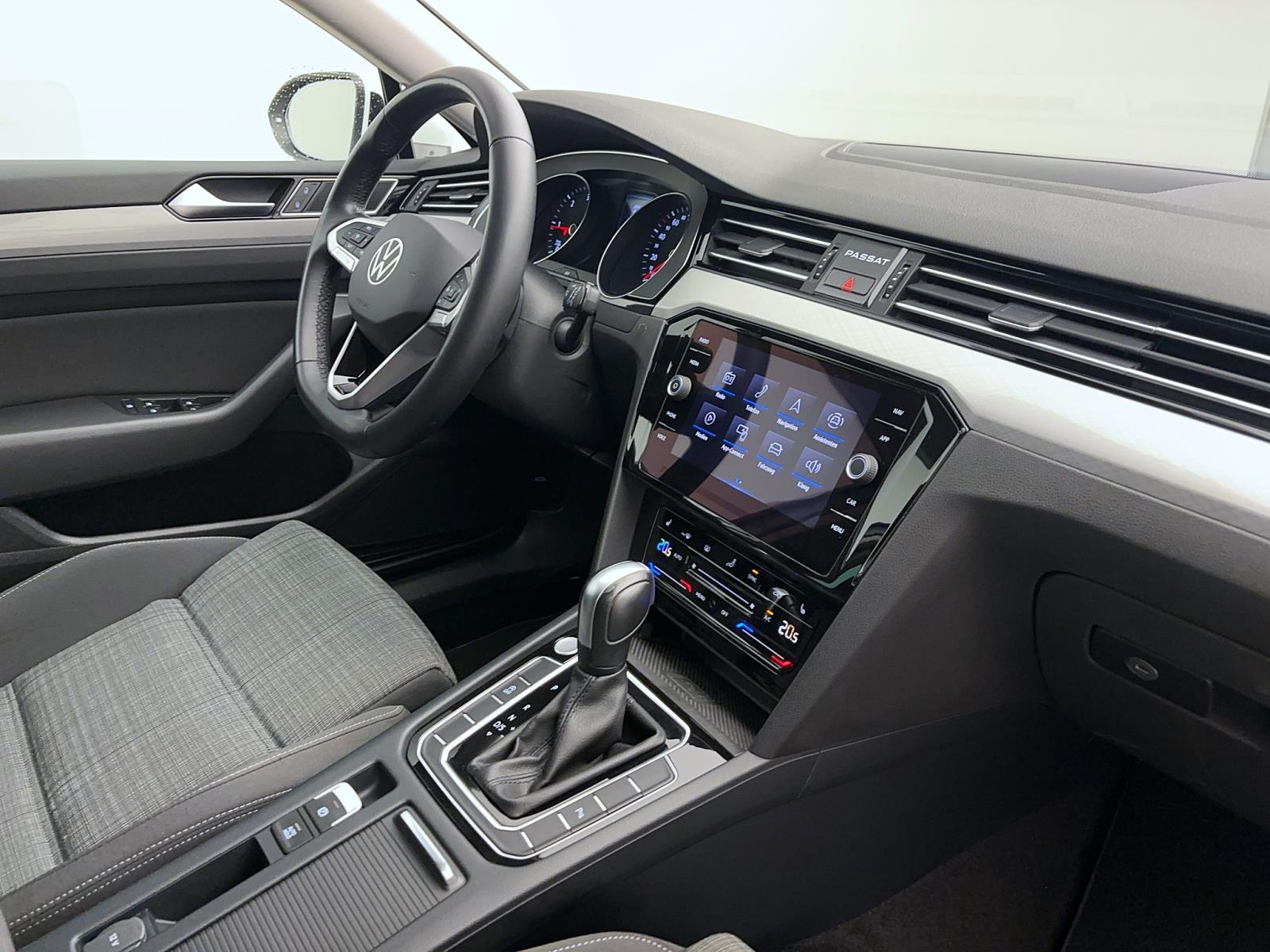 Volkswagen Passat Variant 2.0 TDI DSG BUSINESS AHK NAVI KAMERA LED