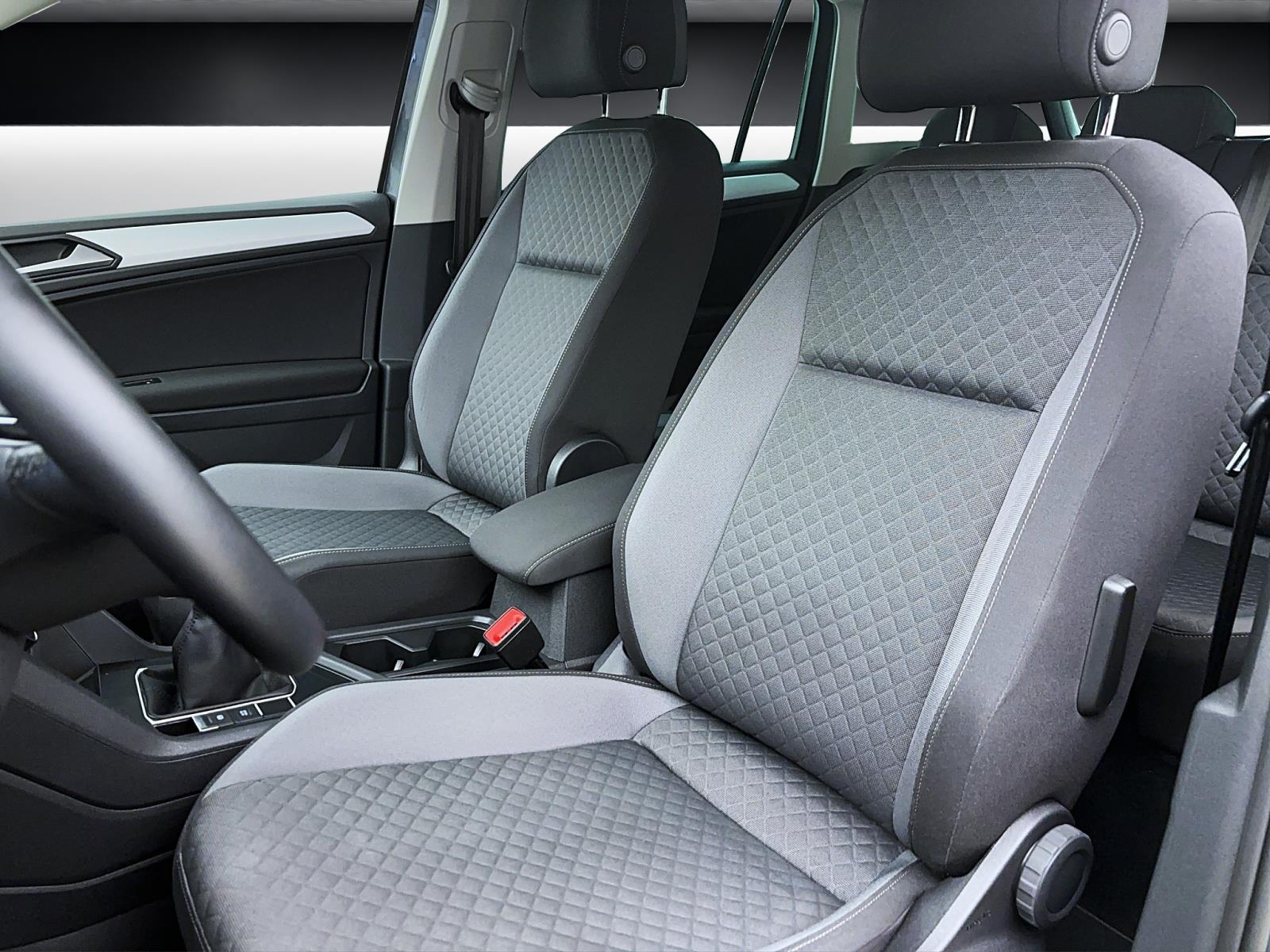 Volkswagen Tiguan 1.5 TSI Comfortline R-LineNavi LED RearView Sitzhzg LaneAssist