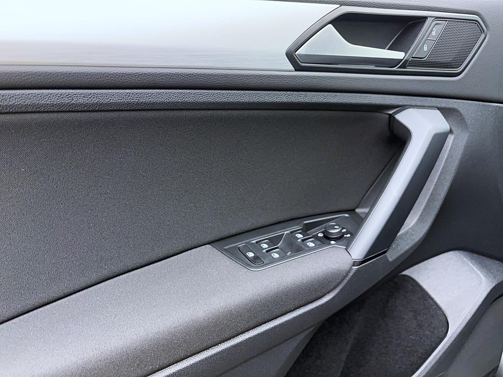 Volkswagen Tiguan 1.5 TSI Comfortline R-LineNavi LED RearView Sitzhzg LaneAssist