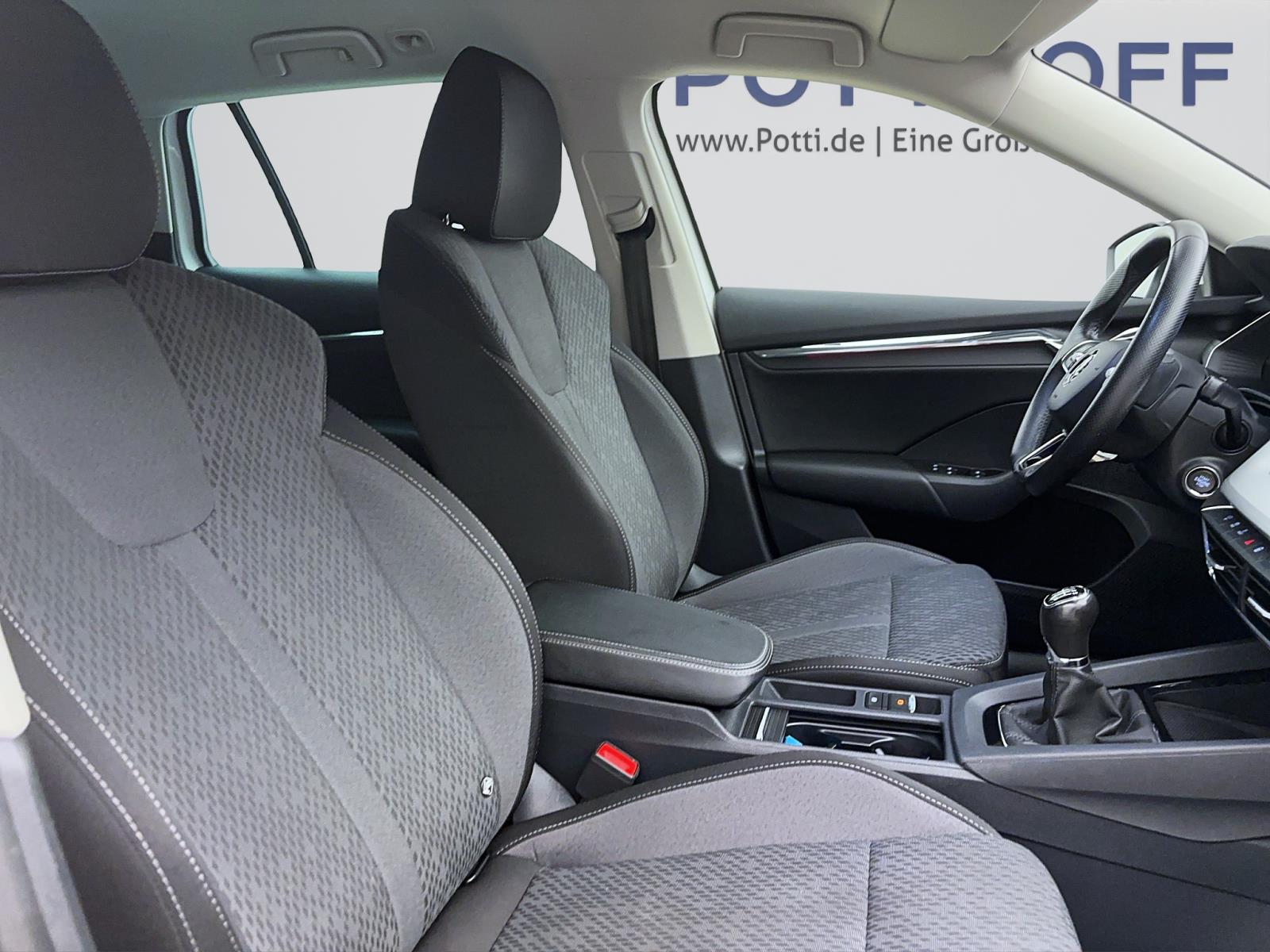 Skoda Octavia Combi 2.0 TDI First Edition Navi LED ACC Sitzhzg