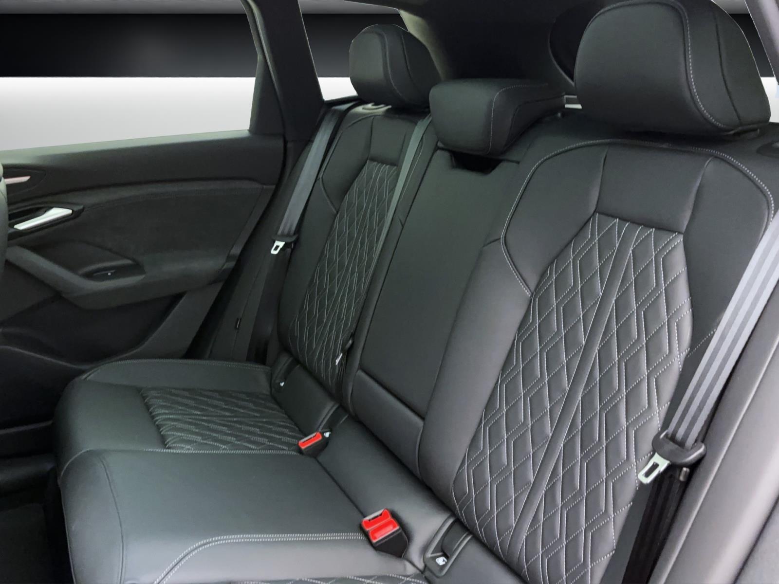 Audi SQ6 e-tron q Pano ACC ParkAssist Matrix B&O Luft