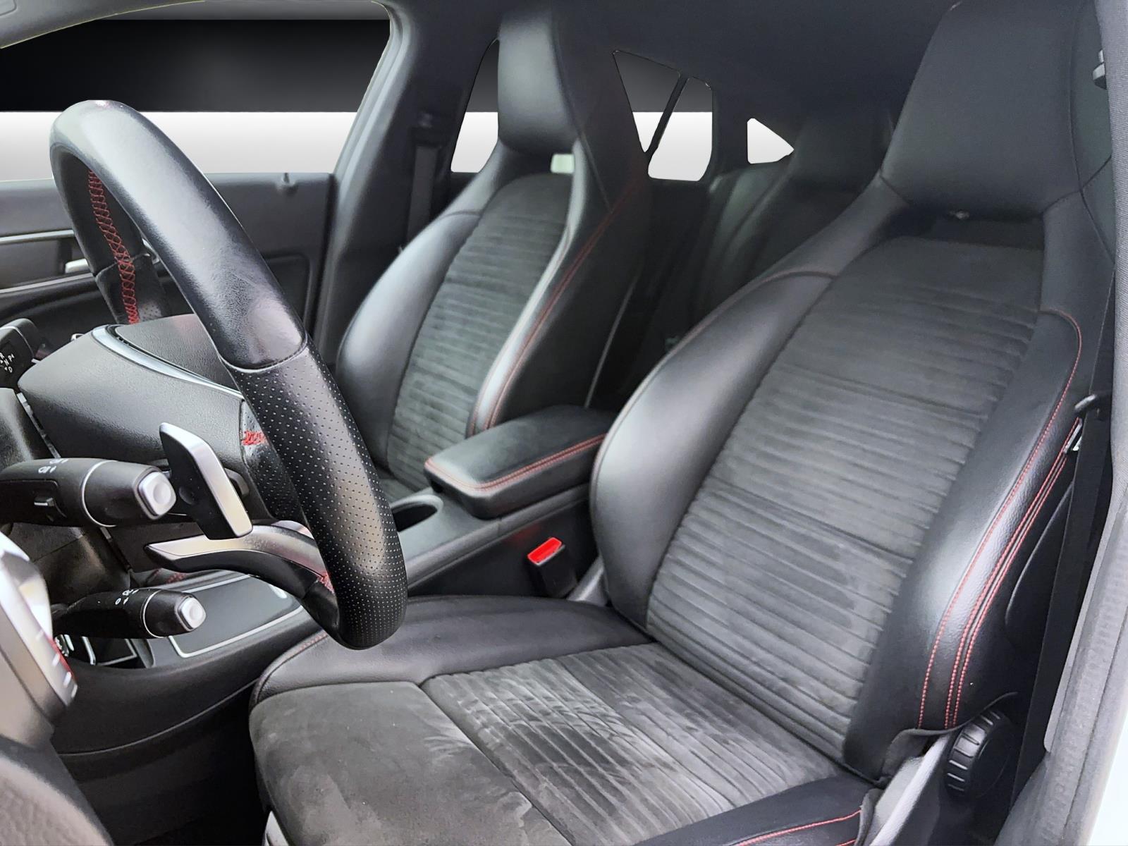 Mercedes-Benz CLA 200 Shooting Brake d AMG LineAHK ParkAssist Kamera LED Navi Sitzhzg