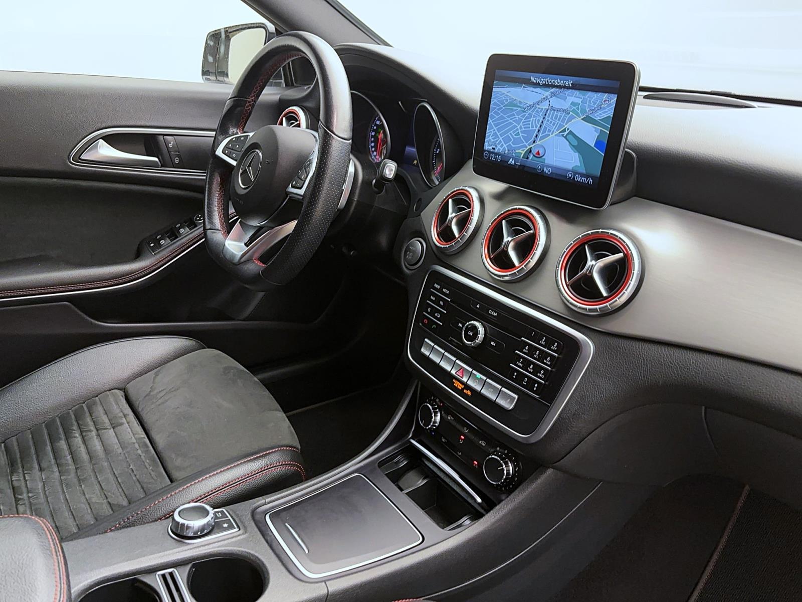 Mercedes-Benz CLA 200 Shooting Brake d AMG LineAHK ParkAssist Kamera LED Navi Sitzhzg