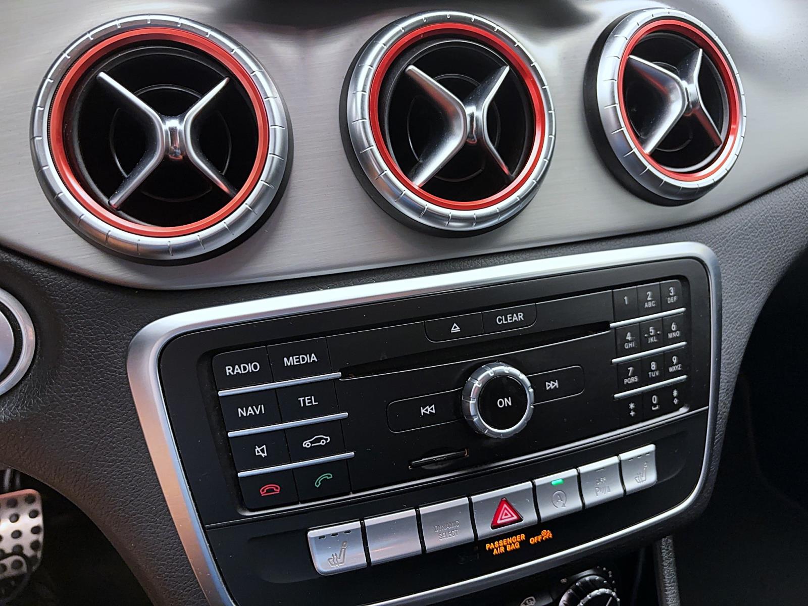 Mercedes-Benz CLA 200 Shooting Brake d AMG LineAHK ParkAssist Kamera LED Navi Sitzhzg
