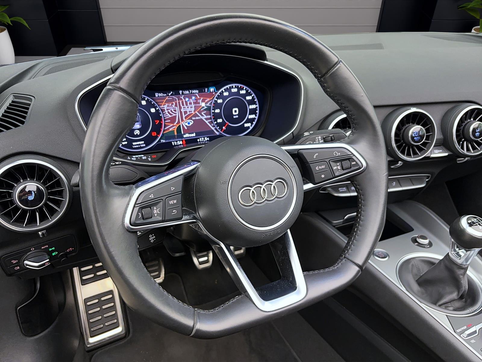 Audi TT Roadster 1.8 TFSI PDC Xenon Navi Sitzhzg Tempo