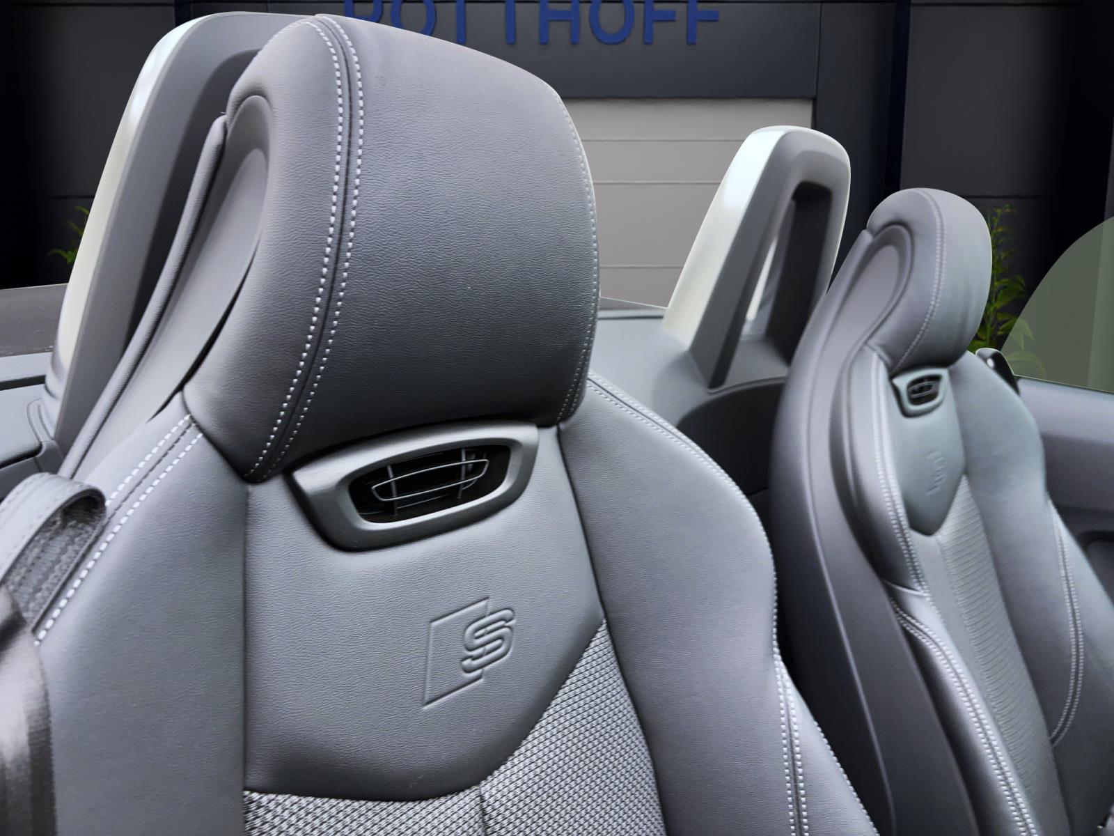 Audi TT Roadster 45 TFSI S-linePDC Matrix B&O Navi Sitzhzg Tempo