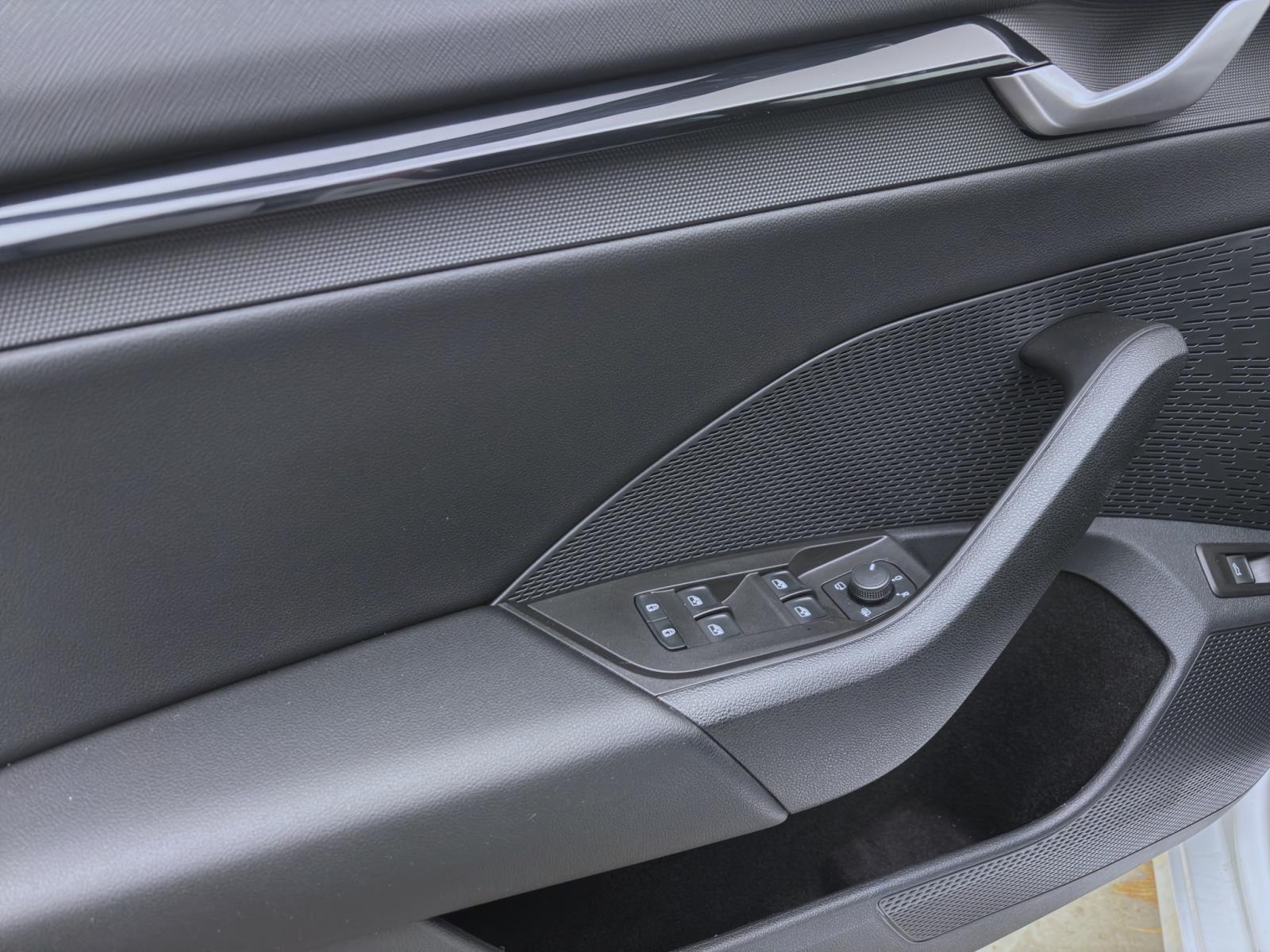 Skoda Octavia Combi 1.5 TSI SELECTION AHK NAV KAMERA LED
