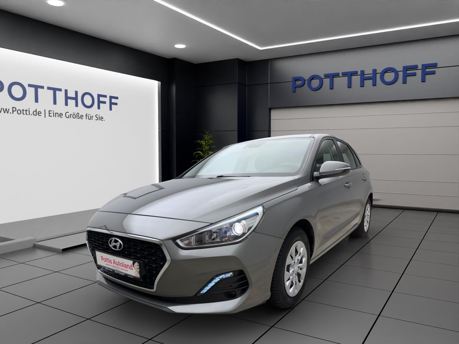 Hyundai i30 1.4 SelectPDC Kamera Navi Sitzhzg Tempo