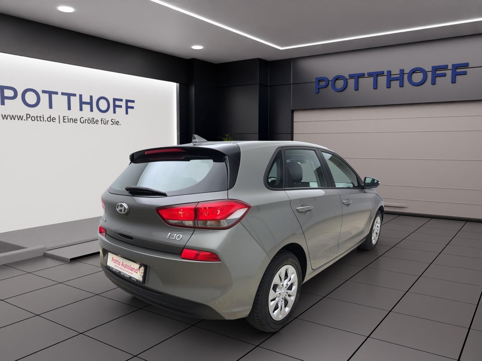 Hyundai i30 1.4 SelectPDC Kamera Navi Sitzhzg Tempo
