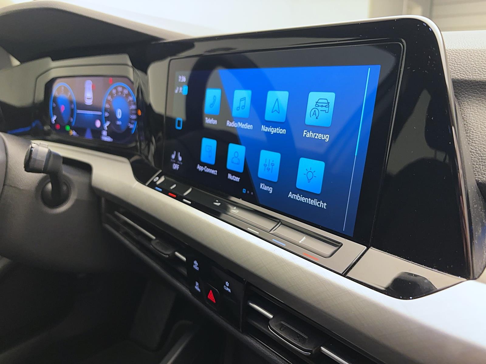Volkswagen Golf Variant 2.0 TDI DSG LIFE ACC KAMERA LED