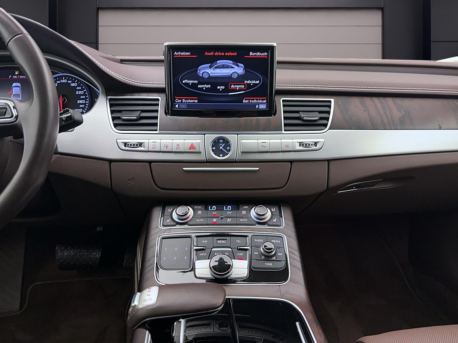 Audi A8 4.2 TDI q Pano ACC PDC TopView Navi HUD Bose