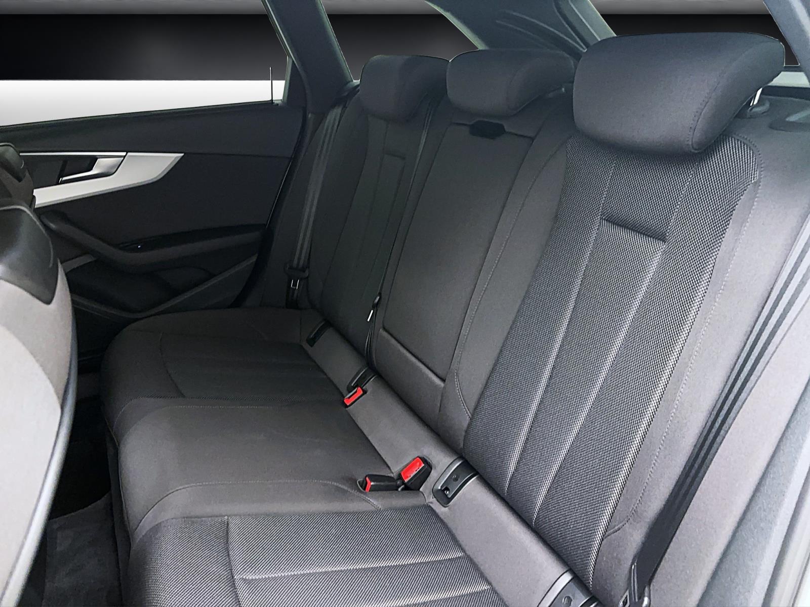 Audi A4 Avant 35 TDI advanced AHK ACC PDC Kamera Matrix Navi