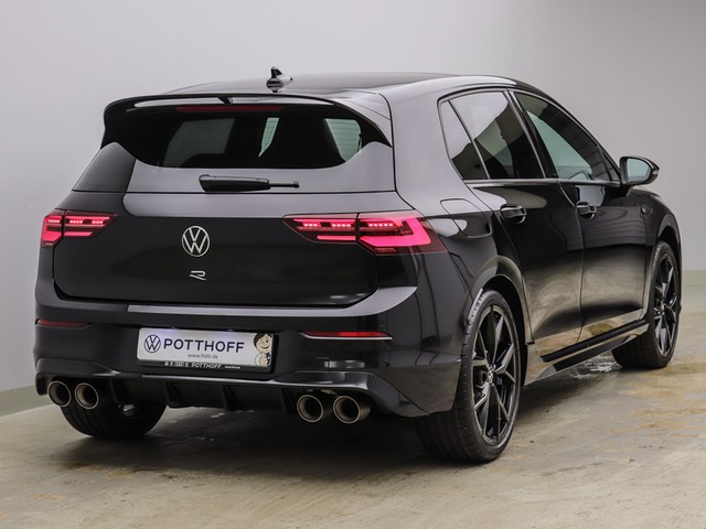 Volkswagen Golf R 8 Black Style 4Motion Pano Akra DCC Kamera IQ.Light Harman