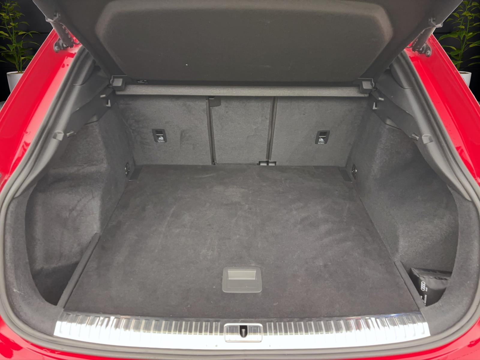Audi Q3 Sportback 35 TFSI S line BlackPano PDC Kamera LED Navi Keyless