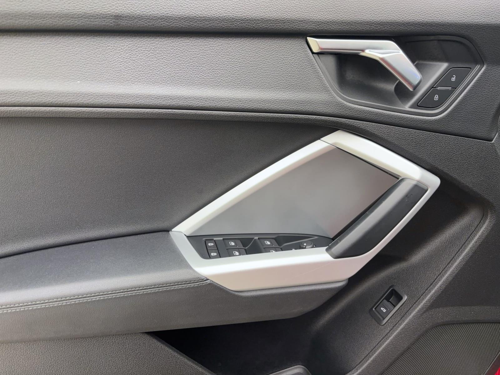 Audi Q3 Sportback 35 TFSI S line BlackPano PDC Kamera LED Navi Keyless