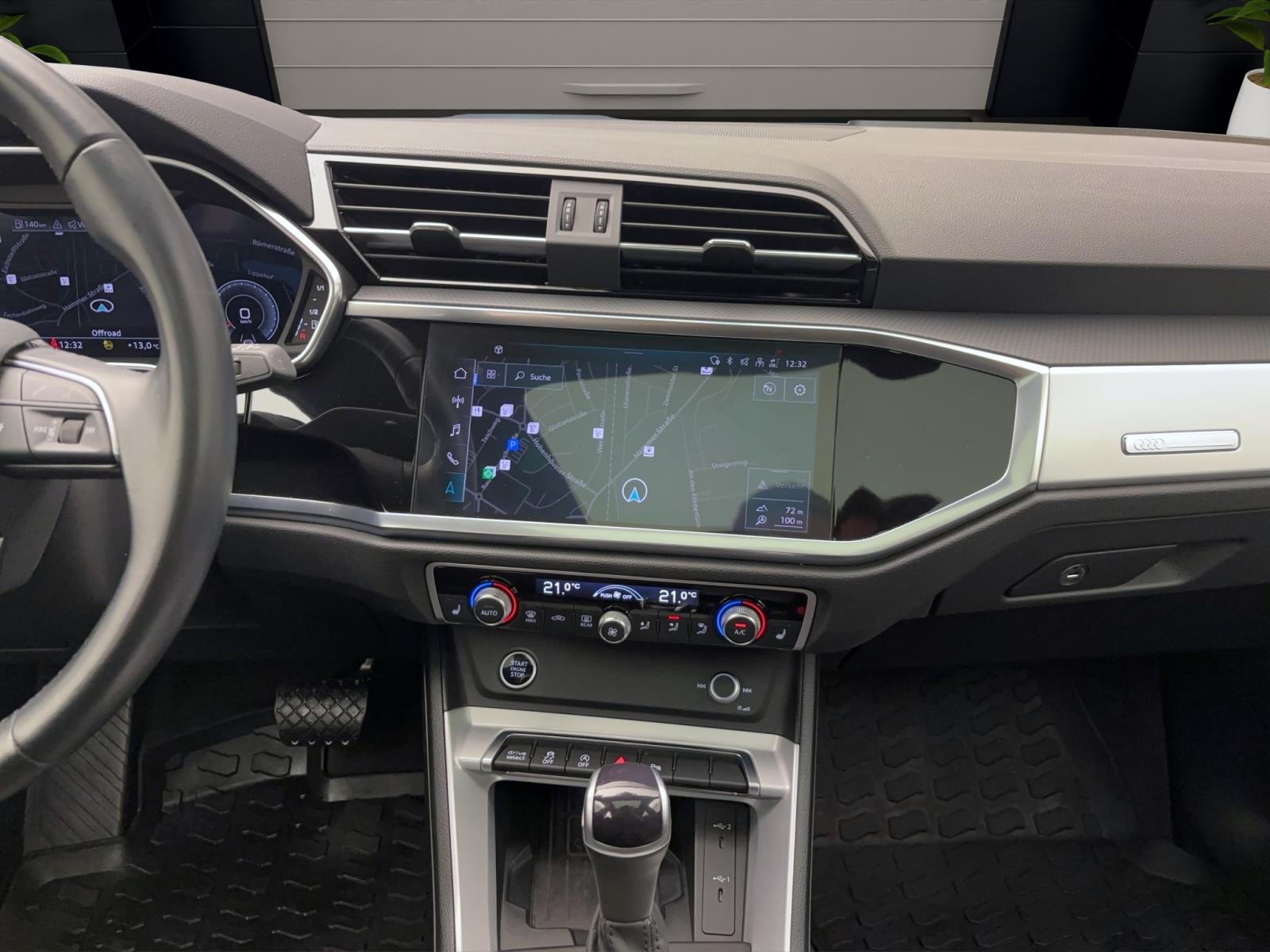 Audi Q3 Sportback 35 TFSI S line BlackPano PDC Kamera LED Navi Keyless