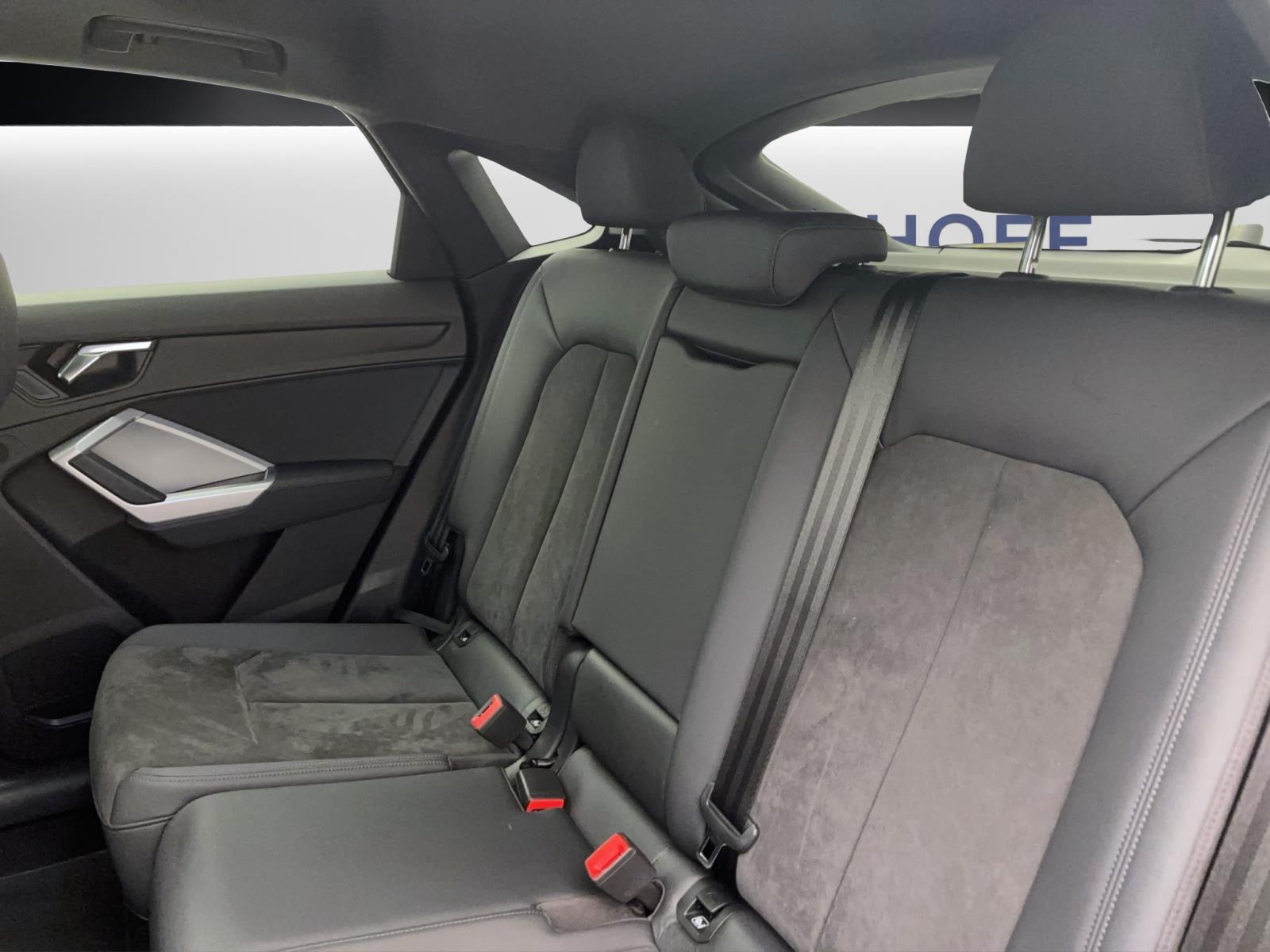 Audi Q3 Sportback 35 TFSI S line BlackPano PDC Kamera LED Navi Keyless