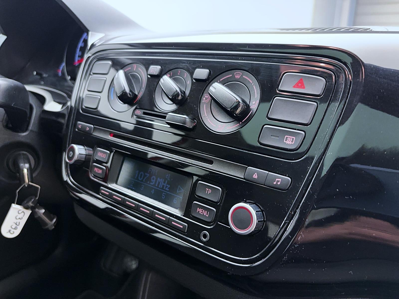 Volkswagen up! 1.0 MPI move up!Pano Klima