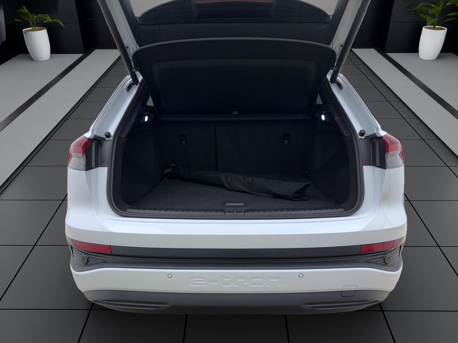 Audi Q4 e-tron 35 Pano ACC PDC Kamera LED Navi Sonos