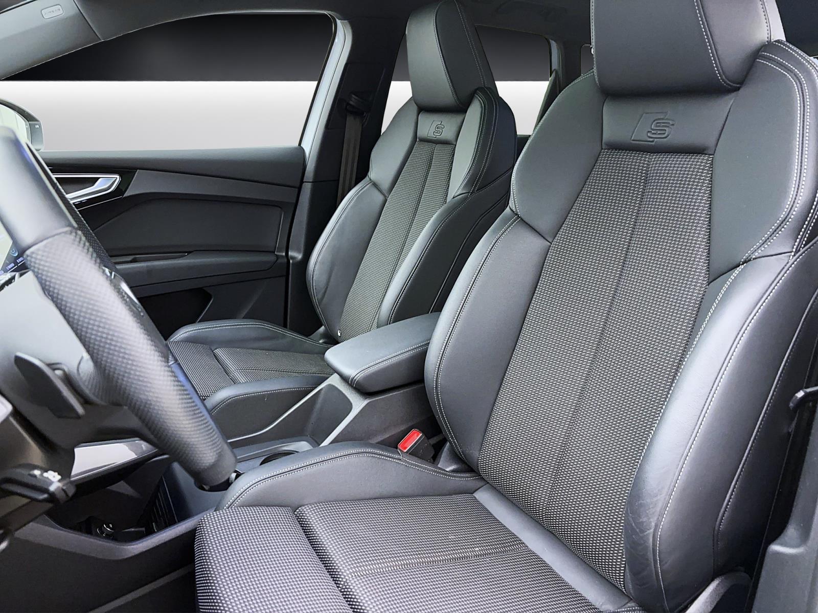 Audi Q4 e-tron 35 Pano ACC PDC Kamera LED Navi Sonos