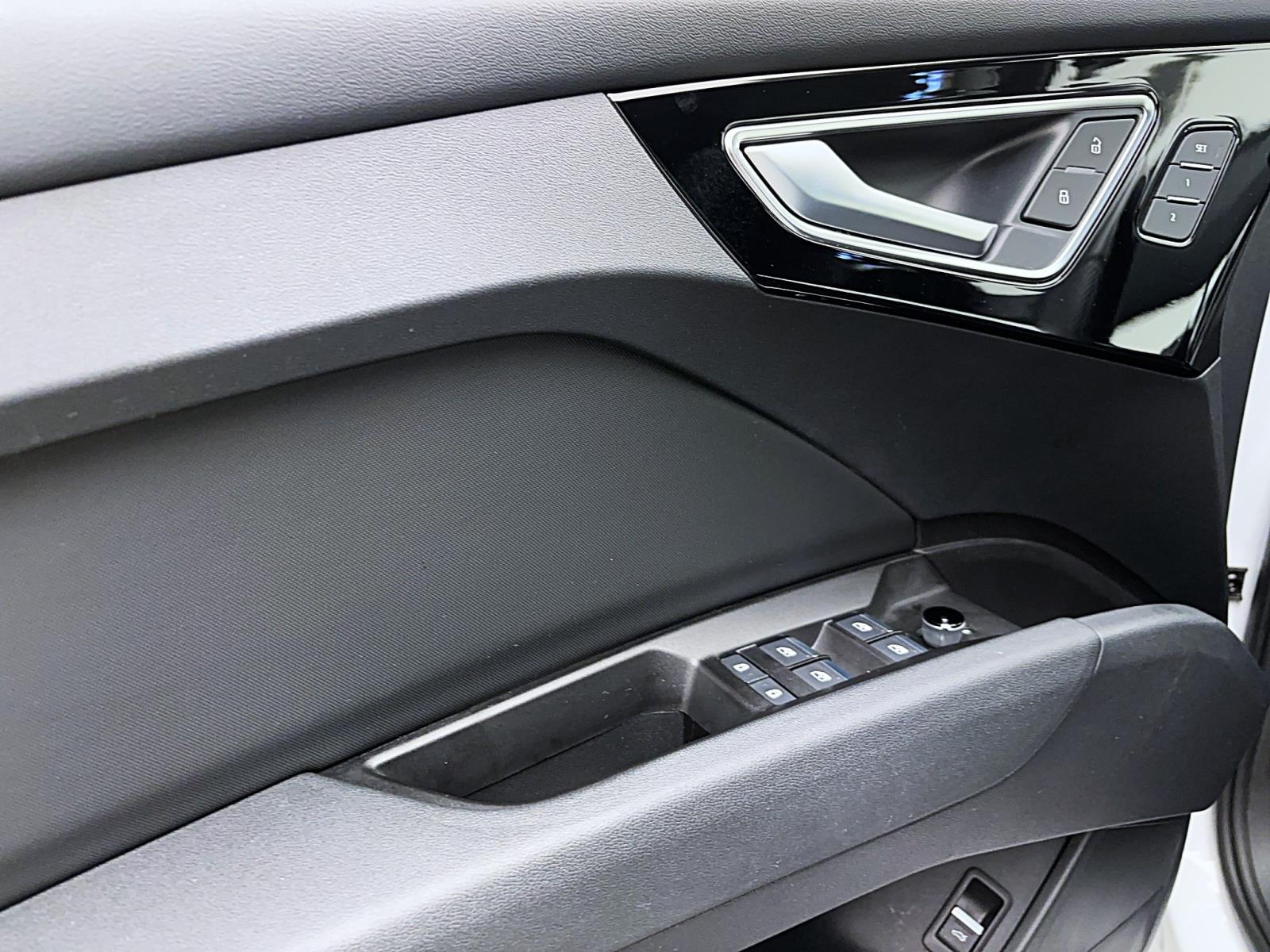 Audi Q4 e-tron 35 Pano ACC PDC Kamera LED Navi Sonos